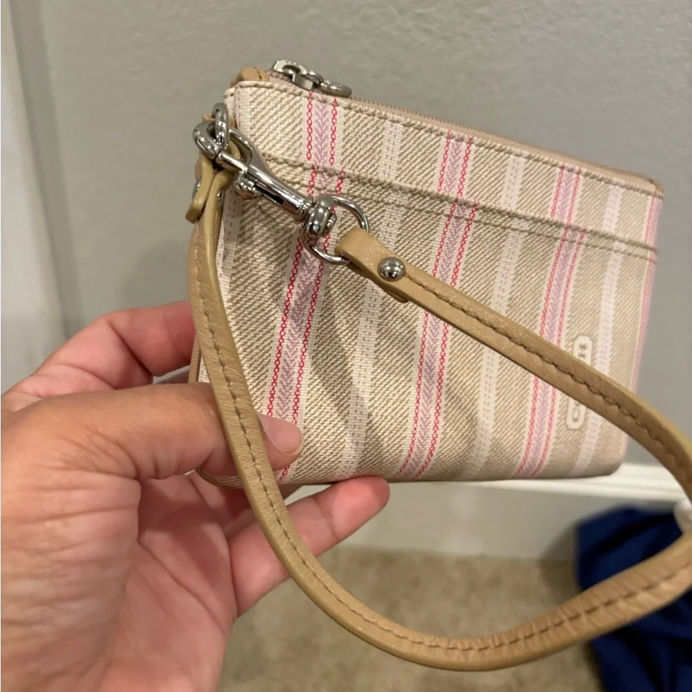 Coach Legacy Weekend Ticking Stripe Zippy Wallet Wristlet